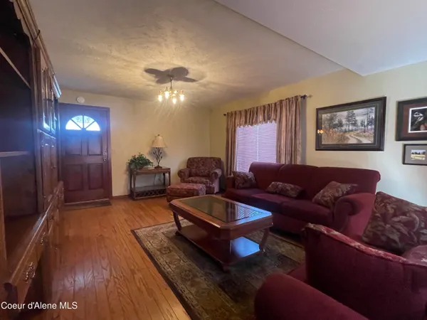 $425,000 | 7042 Oak Street, Bonners Ferry, ID 83805