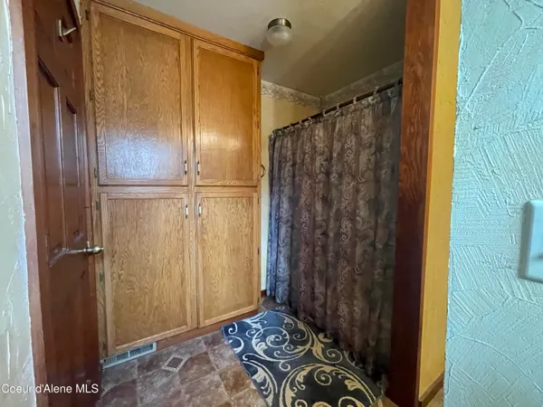 $425,000 | 7042 Oak Street, Bonners Ferry, ID 83805
