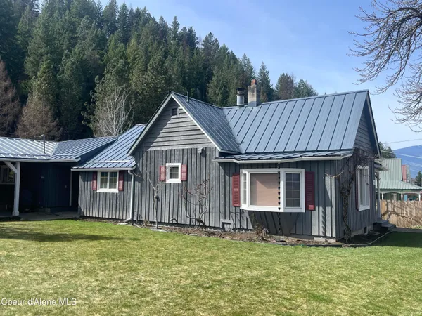 $425,000 | 7042 Oak Street, Bonners Ferry, ID 83805