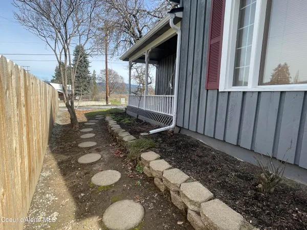 $425,000 | 7042 Oak Street, Bonners Ferry, ID 83805