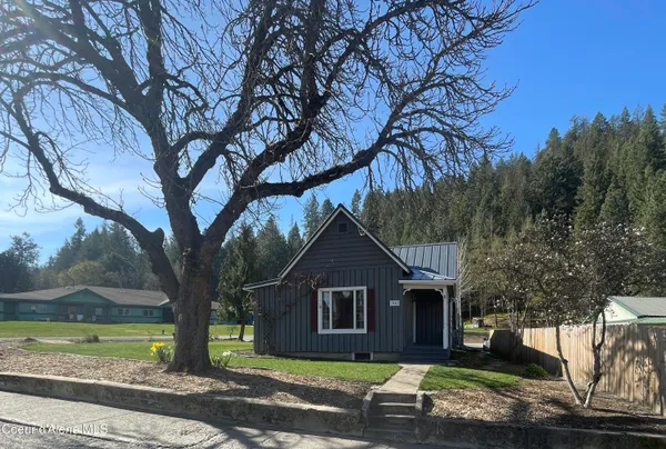 $425,000 | 7042 Oak Street, Bonners Ferry, ID 83805