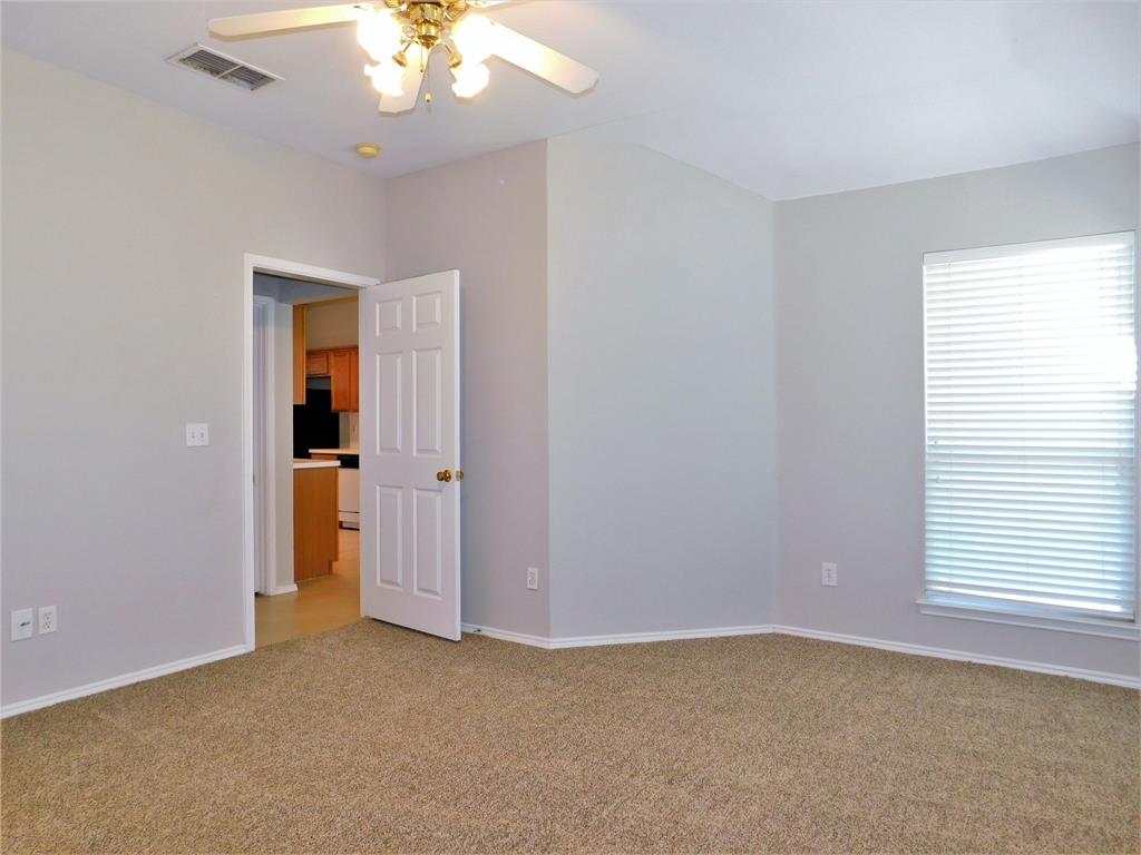 3721 Calvert Lane Denton, TX 76208 - Photo 12 of 27