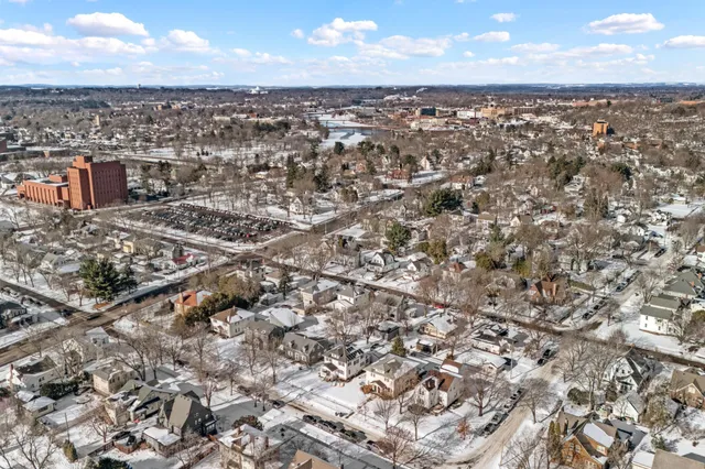 $325,000 | 346 McKinley Avenue, Eau Claire, WI 54701