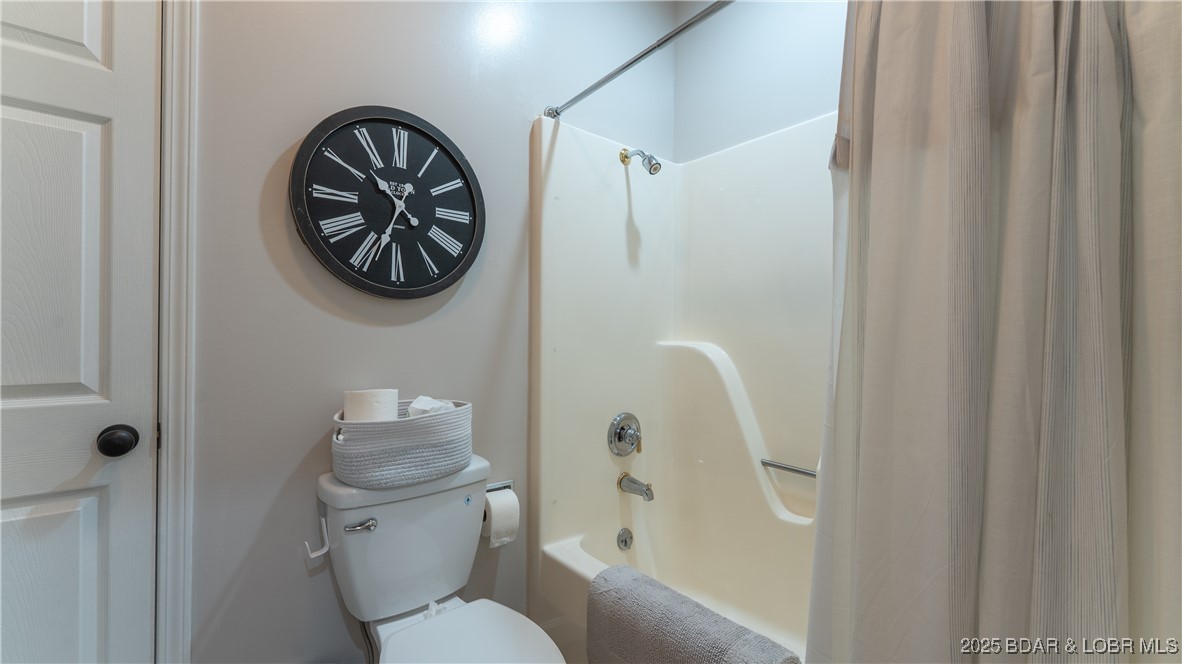 611 Lazy Days Road, Unit I6 Osage Beach, MO 65065 - Photo 19 of 44 Ensuite