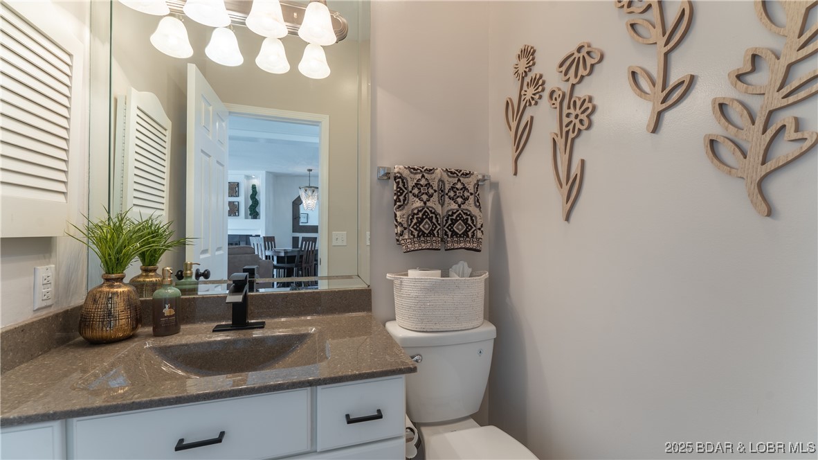 611 Lazy Days Road, Unit I6 Osage Beach, MO 65065 - Photo 22 of 44 Guest bathroom