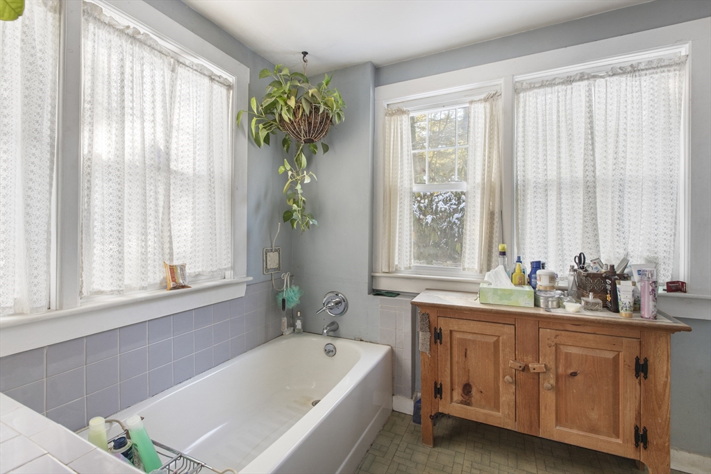 22 Mill Pond Road Pembroke, MA 02359 - Photo 9 of 25