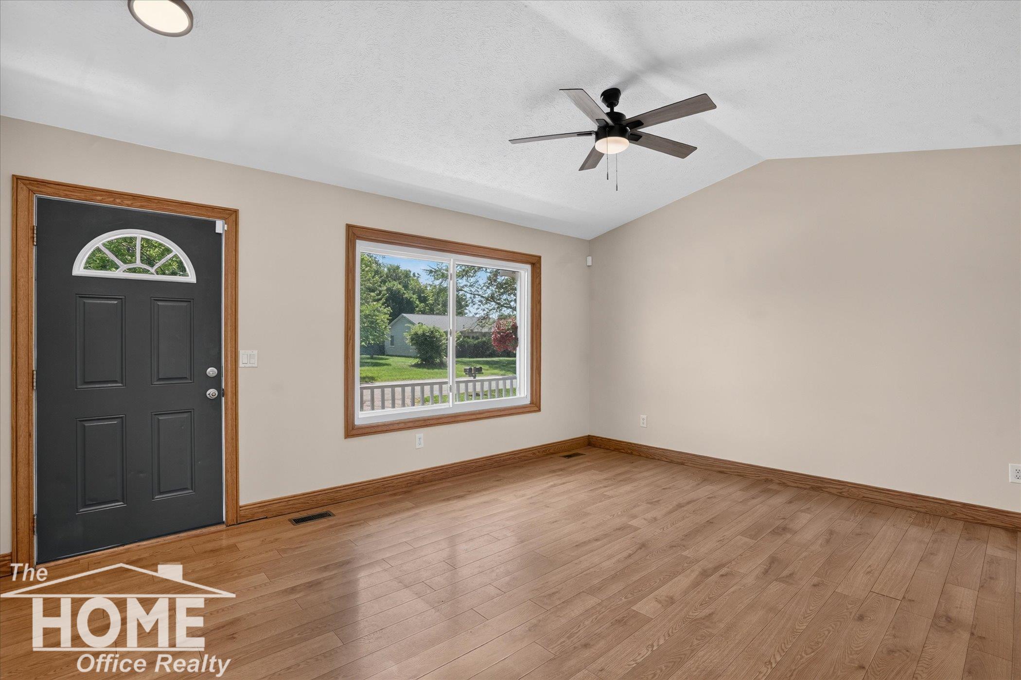 422 Williams Street Perry, MI 48872 - Photo 4 of 36