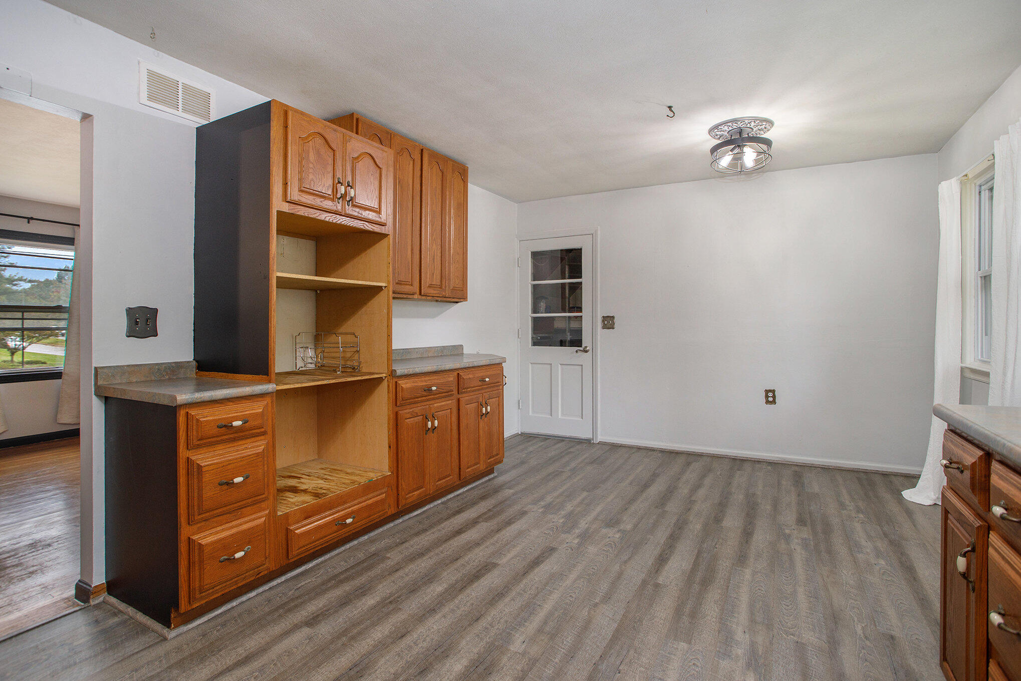 1211 Romence Road Portage, MI 49024 - Photo 7 of 25 007_90a1270