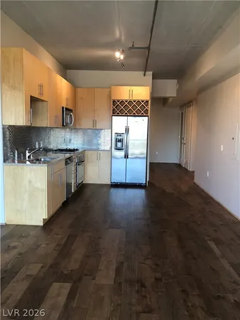 $2,100 | 353 East Bonneville Avenue, Unit 621, Las Vegas, NV 89101