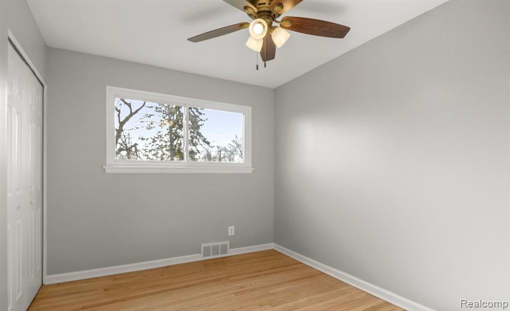 27007 Joy Road Dearborn Heights, MI 48127 - Photo 10 of 21