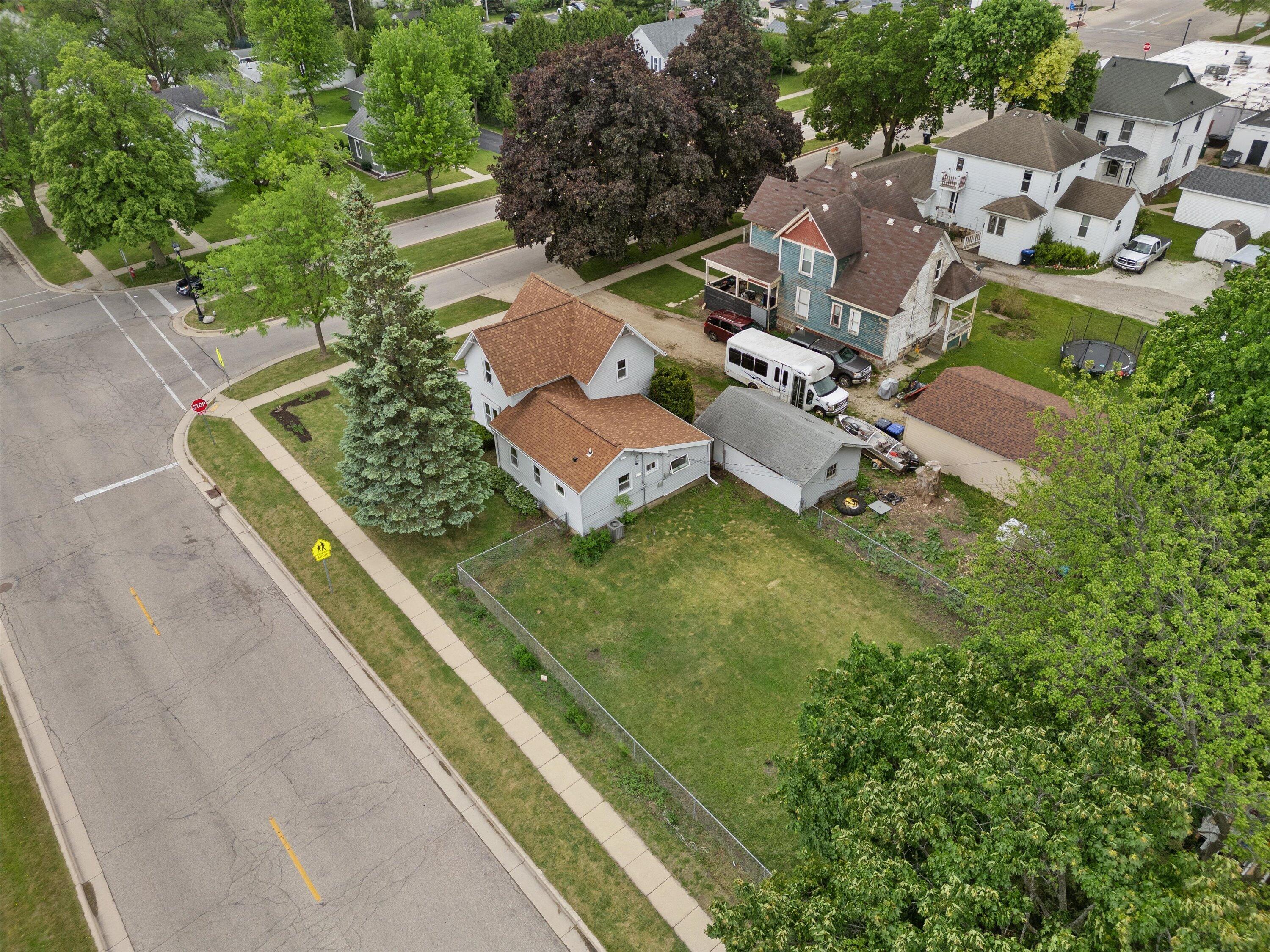 220 East Walworth Street Elkhorn, WI 53121 - Photo 4 of 32 Drone view