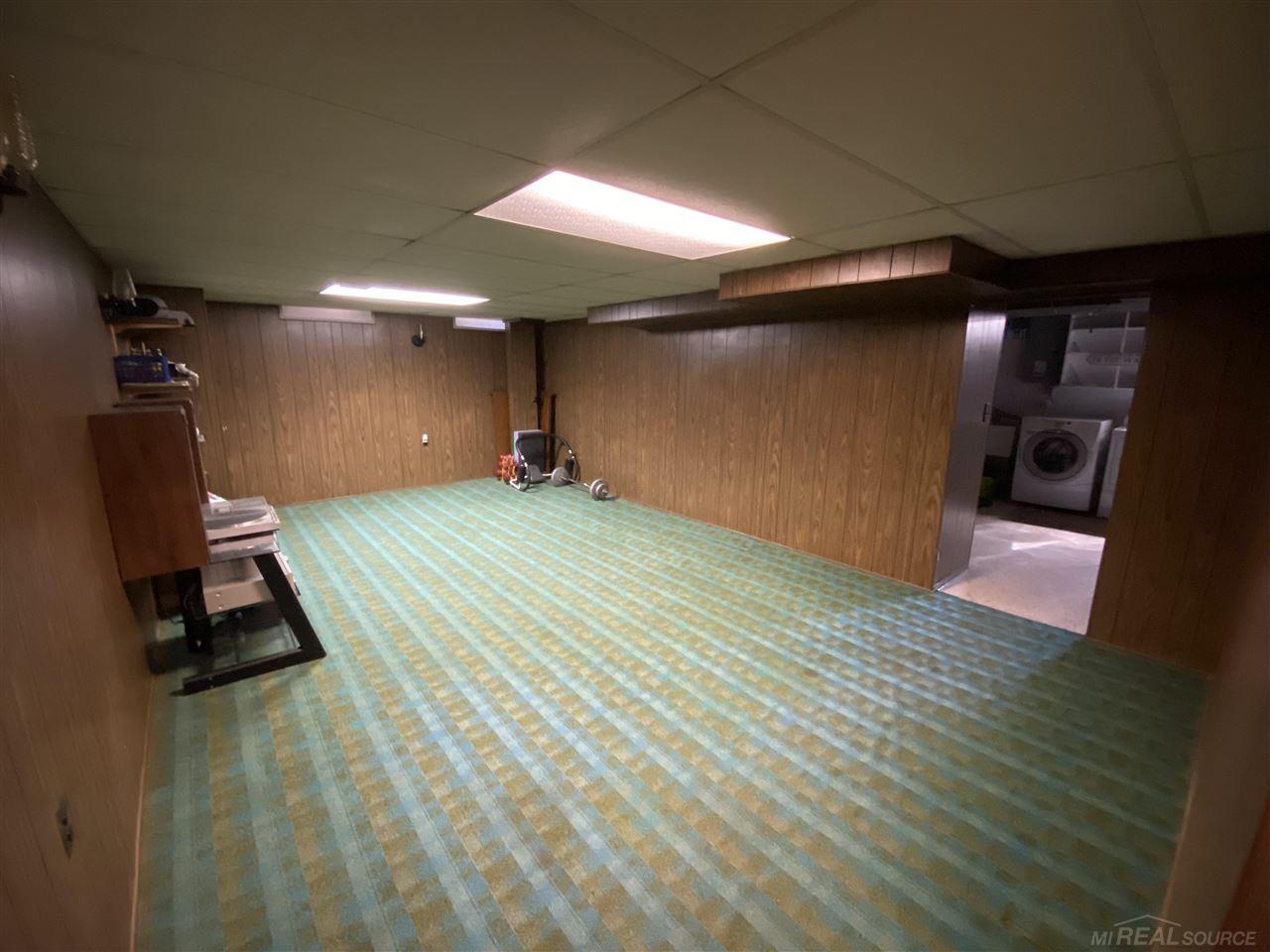 34344 Greentrees Road Sterling Heights, MI 48312 - Photo 24 of 27 50081995-23.JPG