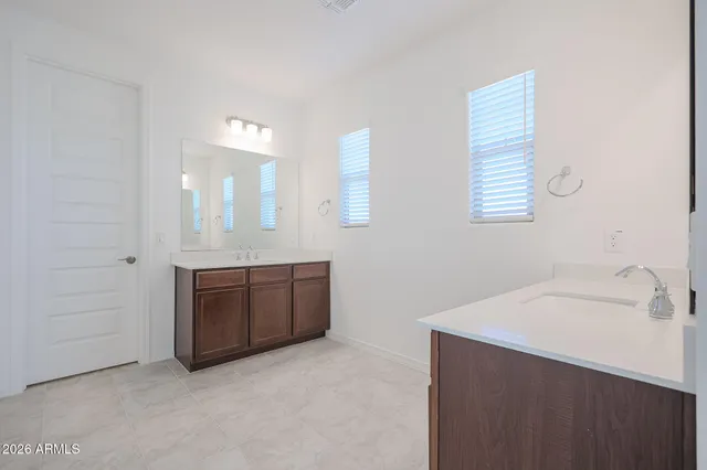 $2,800 | 7576 West Bronco Trail, Peoria, AZ 85383