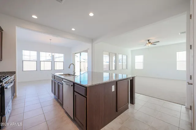 $2,800 | 7576 West Bronco Trail, Peoria, AZ 85383