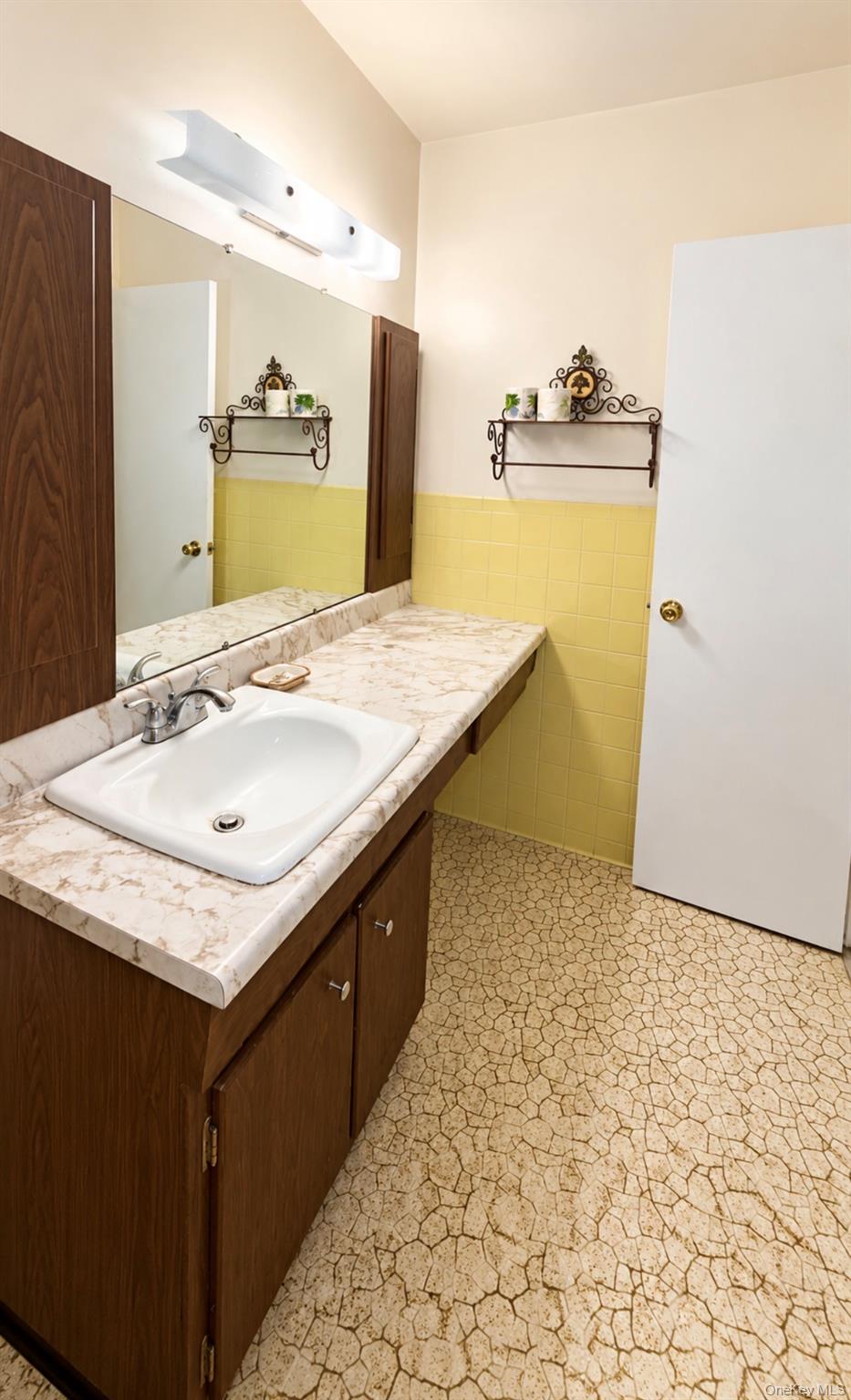 1840 Crompond Road, Unit 2C3 Peekskill, NY 10566 - Photo 8 of 13 Gallery Image 8