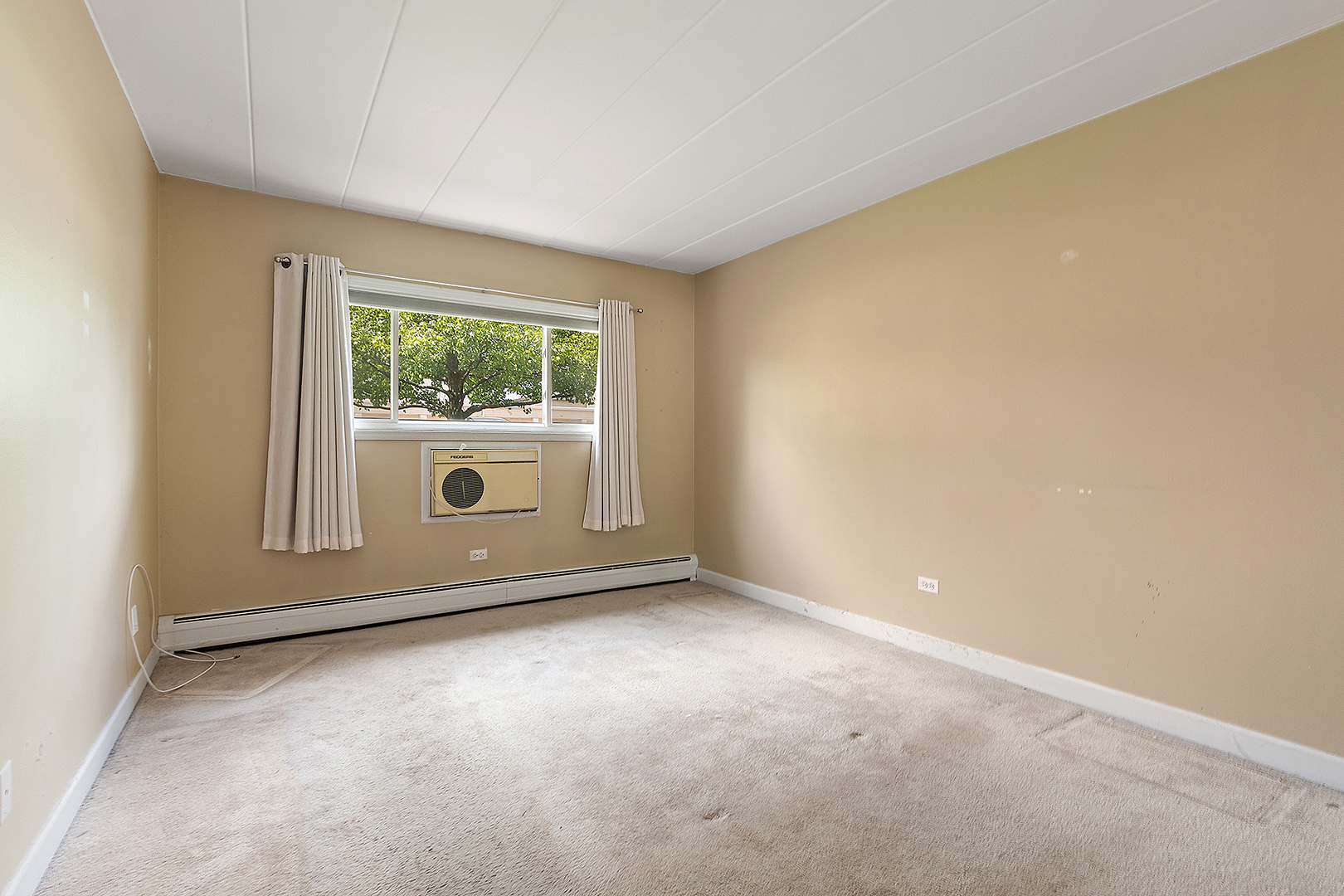 1000 South Lorraine Road, Unit 110 Wheaton, IL 60189 - Photo 19 of 29 a view of empty room with window