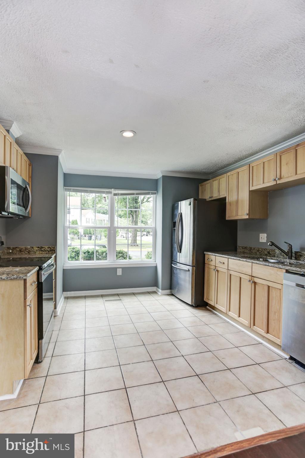8453 Snowden Oaks Place Laurel, MD 20708 - Photo 6 of 37 Kitchen