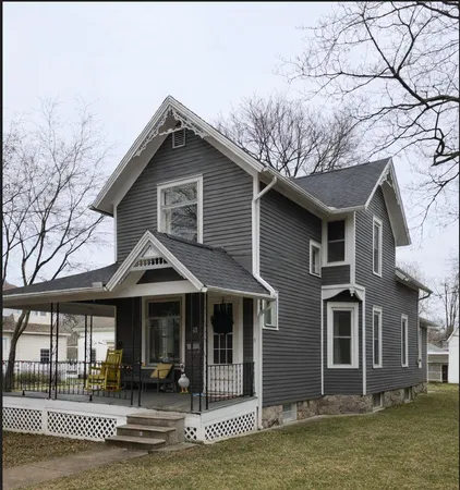 $189,900 | 63 South Howell Street, Hillsdale, MI 49242