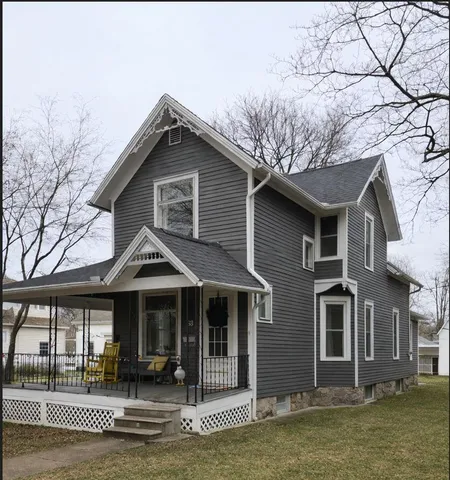 $189,900 | 63 South Howell Street, Hillsdale, MI 49242