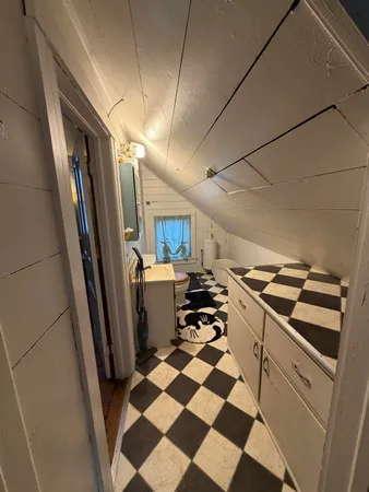 $189,900 | 63 South Howell Street, Hillsdale, MI 49242