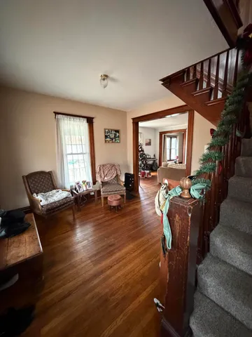 $189,900 | 63 South Howell Street, Hillsdale, MI 49242