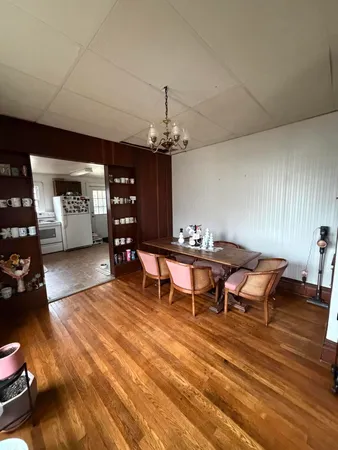 $189,900 | 63 South Howell Street, Hillsdale, MI 49242