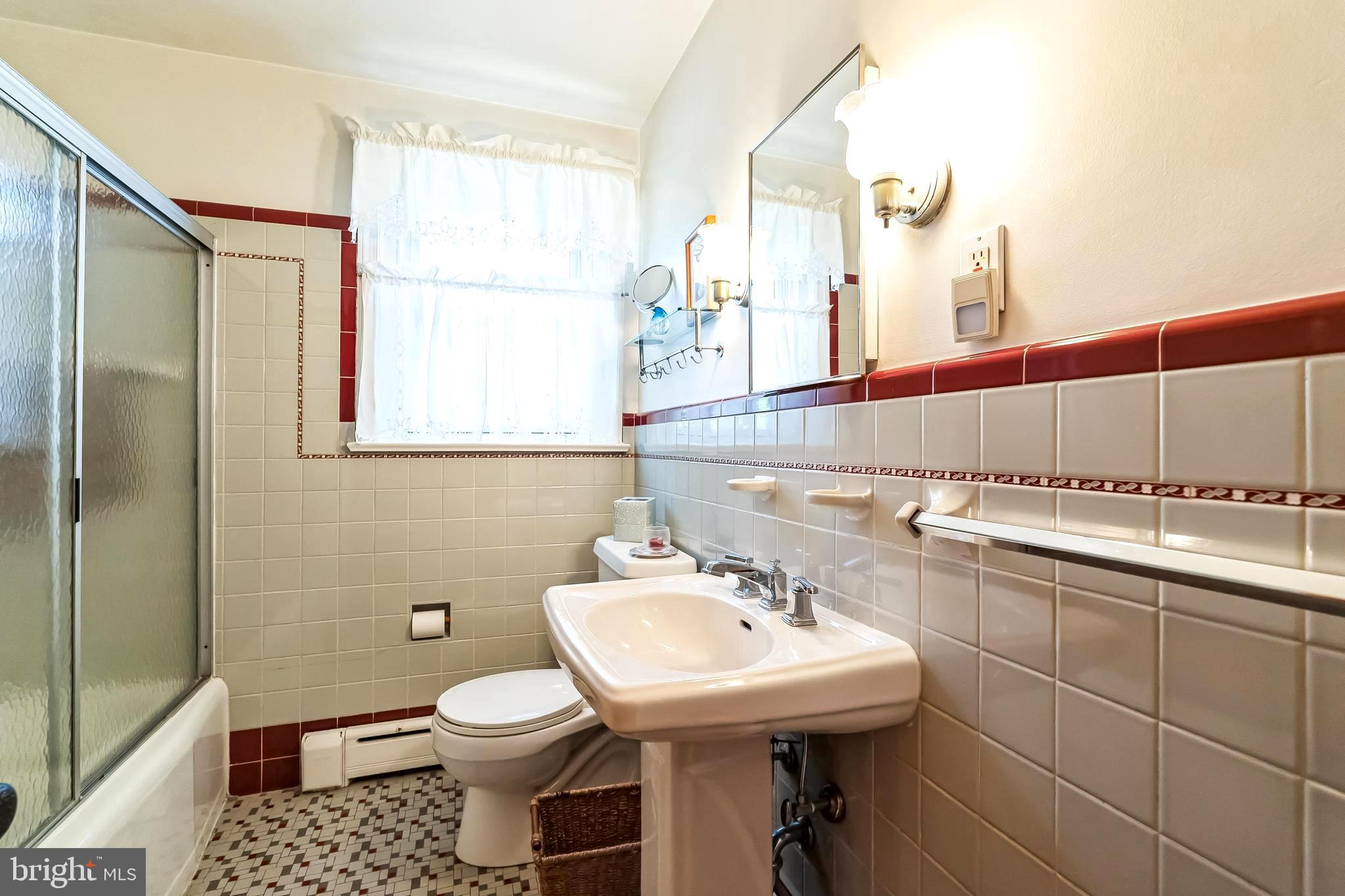 1175 Reiff Road Lansdale, PA 19446 - Photo 23 of 50 1st flr bath
