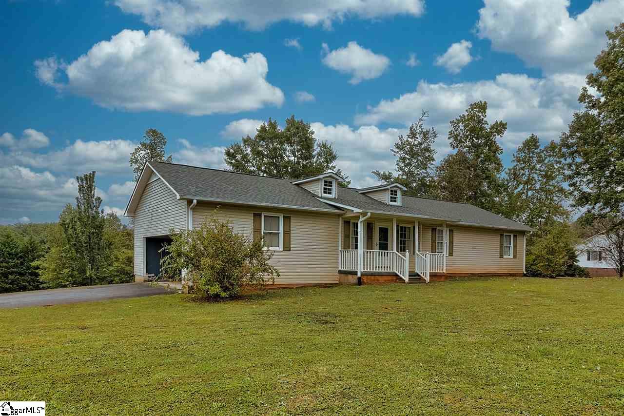 1102 Fox Squirrel Ridge Road Pickens, SC 29671 - Photo 2 of 31