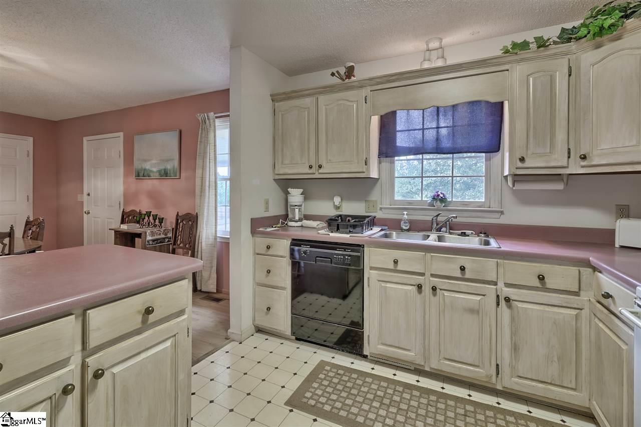 1102 Fox Squirrel Ridge Road Pickens, SC 29671 - Photo 12 of 31