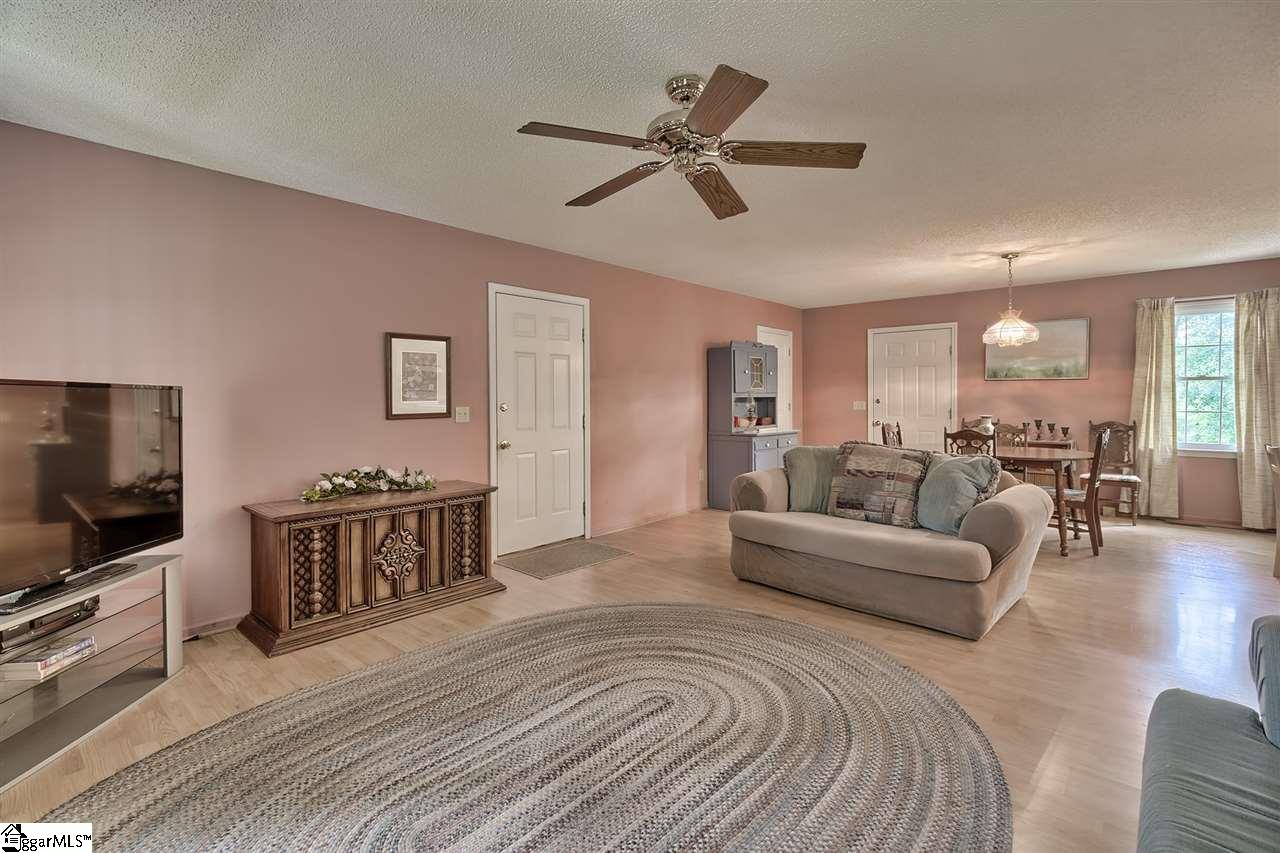1102 Fox Squirrel Ridge Road Pickens, SC 29671 - Photo 6 of 31