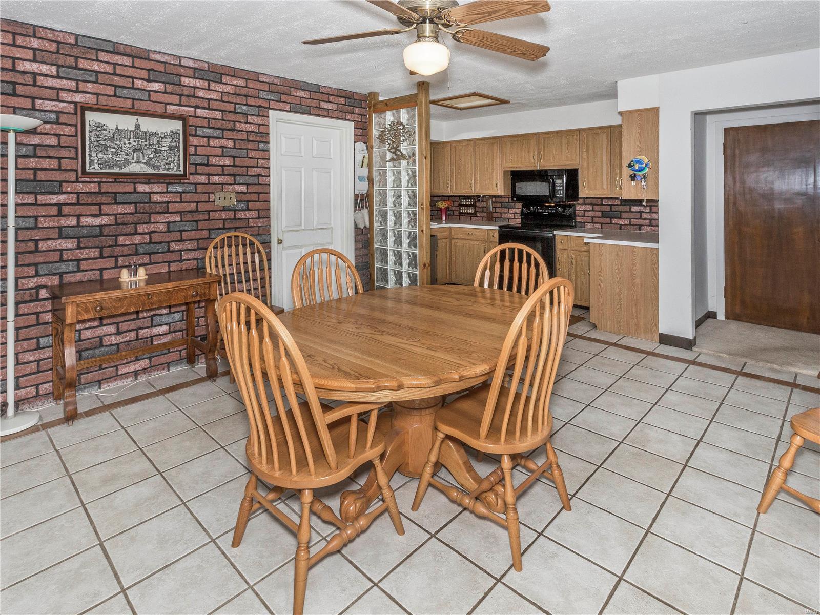1740 North Bluff Road Collinsville, IL 62234 - Photo 14 of 39 Gallery Image 14