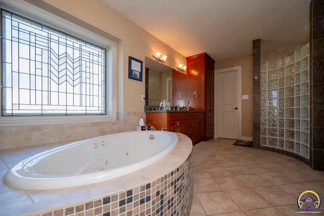 $589,500 | 3333 Northwest 49th Terrace, Topeka, KS 66618