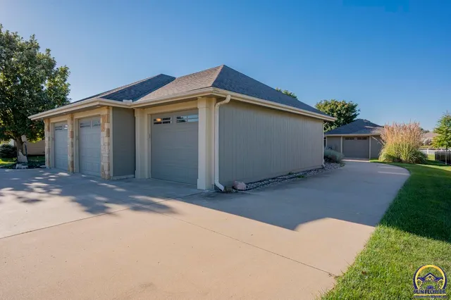 $589,500 | 3333 Northwest 49th Terrace, Topeka, KS 66618