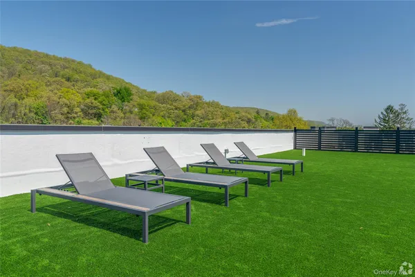 $3,400 | 15 Washington Avenue, Unit 304, Suffern, NY 10901