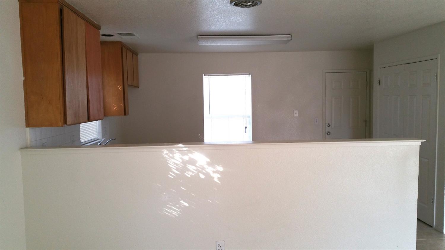 973 North Kady Avenue Reedley, CA 93654 - Photo 5 of 19