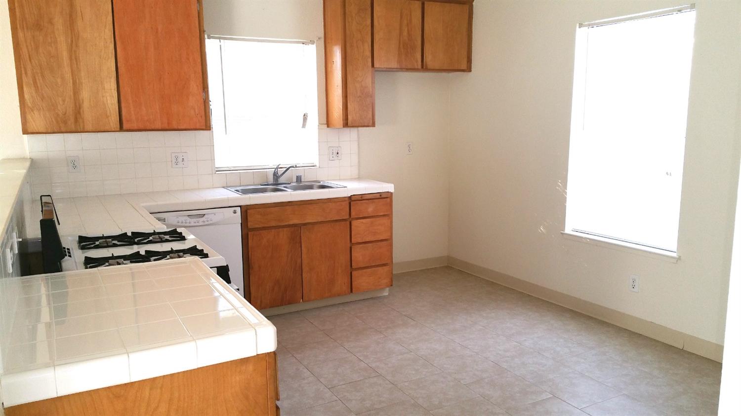 973 North Kady Avenue Reedley, CA 93654 - Photo 7 of 19