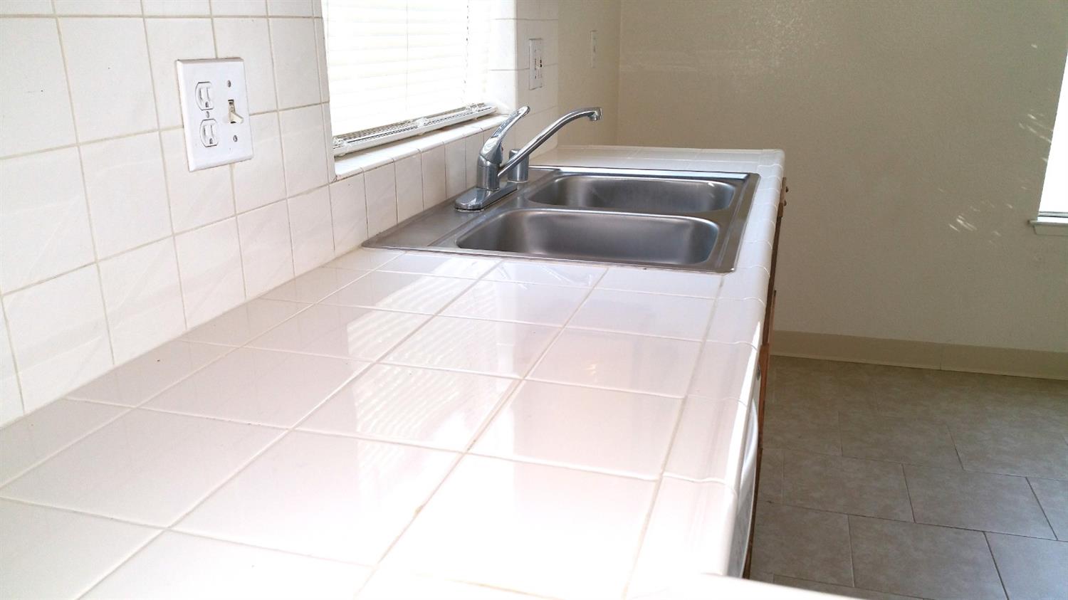 973 North Kady Avenue Reedley, CA 93654 - Photo 9 of 19