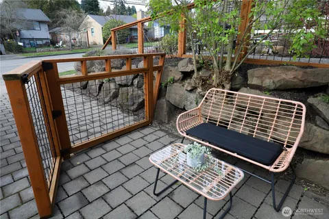 $825,000 | 6012 40th Avenue Northeast, Seattle, WA 98115