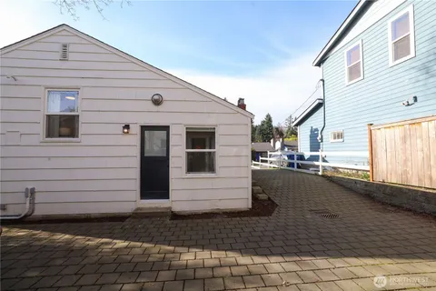 $825,000 | 6012 40th Avenue Northeast, Seattle, WA 98115