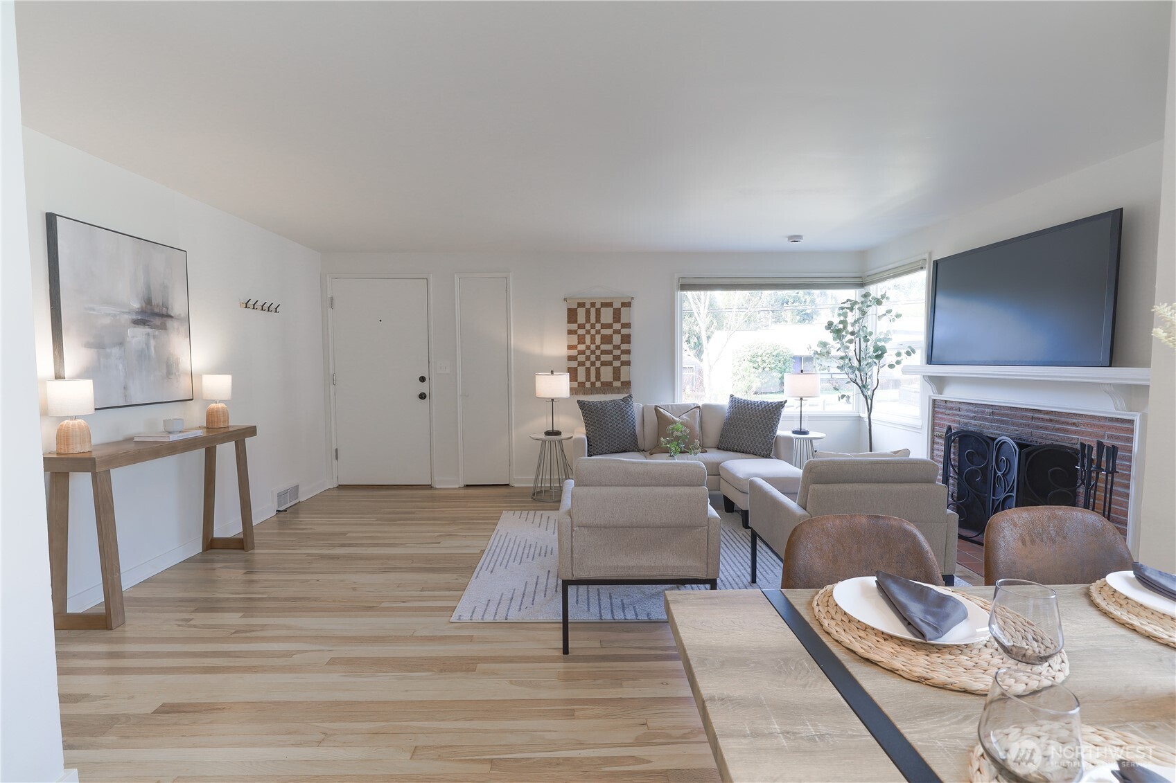 6012 40th Avenue Northeast Seattle, WA 98115 - Photo 4 of 25