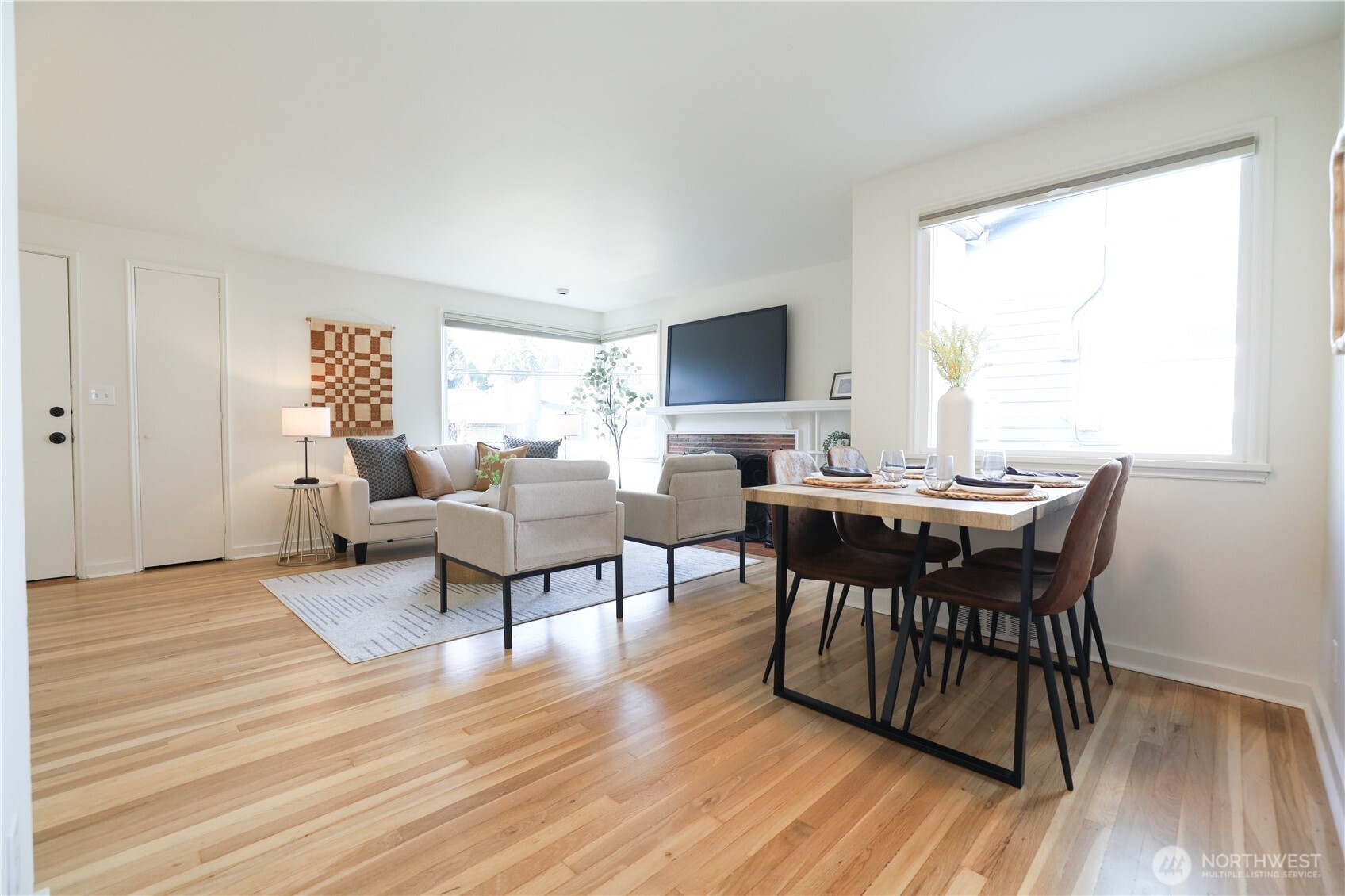 6012 40th Avenue Northeast Seattle, WA 98115 - Photo 5 of 25