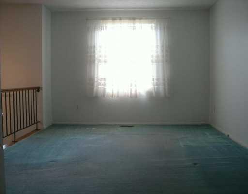 33 Quail Hill Road Pittsburgh, PA 15214 - Photo 2 of 7 Living Room.