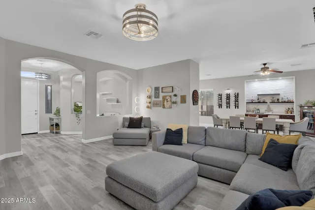 $2,999 | 10226 East Lakeview Avenue, Mesa, AZ 85209