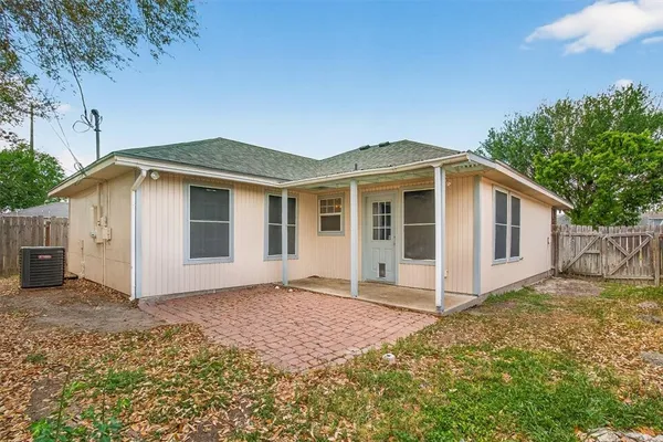 $1,850 | 3726 Sunnyville Drive, Corpus Christi, TX 78410