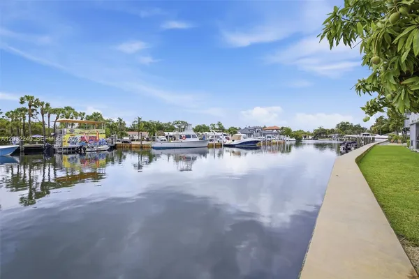$275,000 | 13105 Ixora Court, Unit 300, North Miami, FL 33181