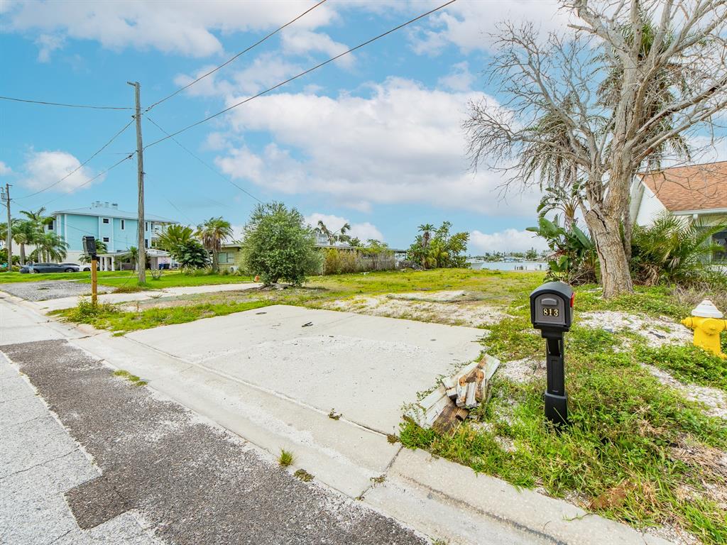 813 Bay Point Drive Madeira Beach, FL 33708 - Photo 7 of 14