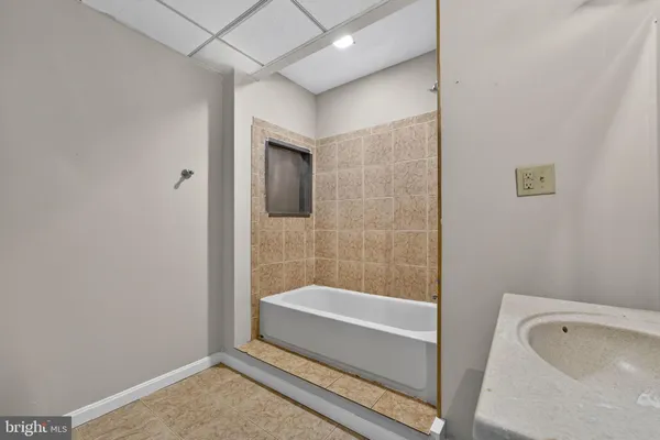 $699,000 | 11530 John Marshall Highway, Markham, VA 22643