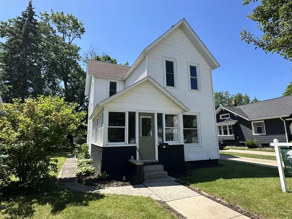 $309,000 | 32 West Main Avenue, Zeeland, MI 49464