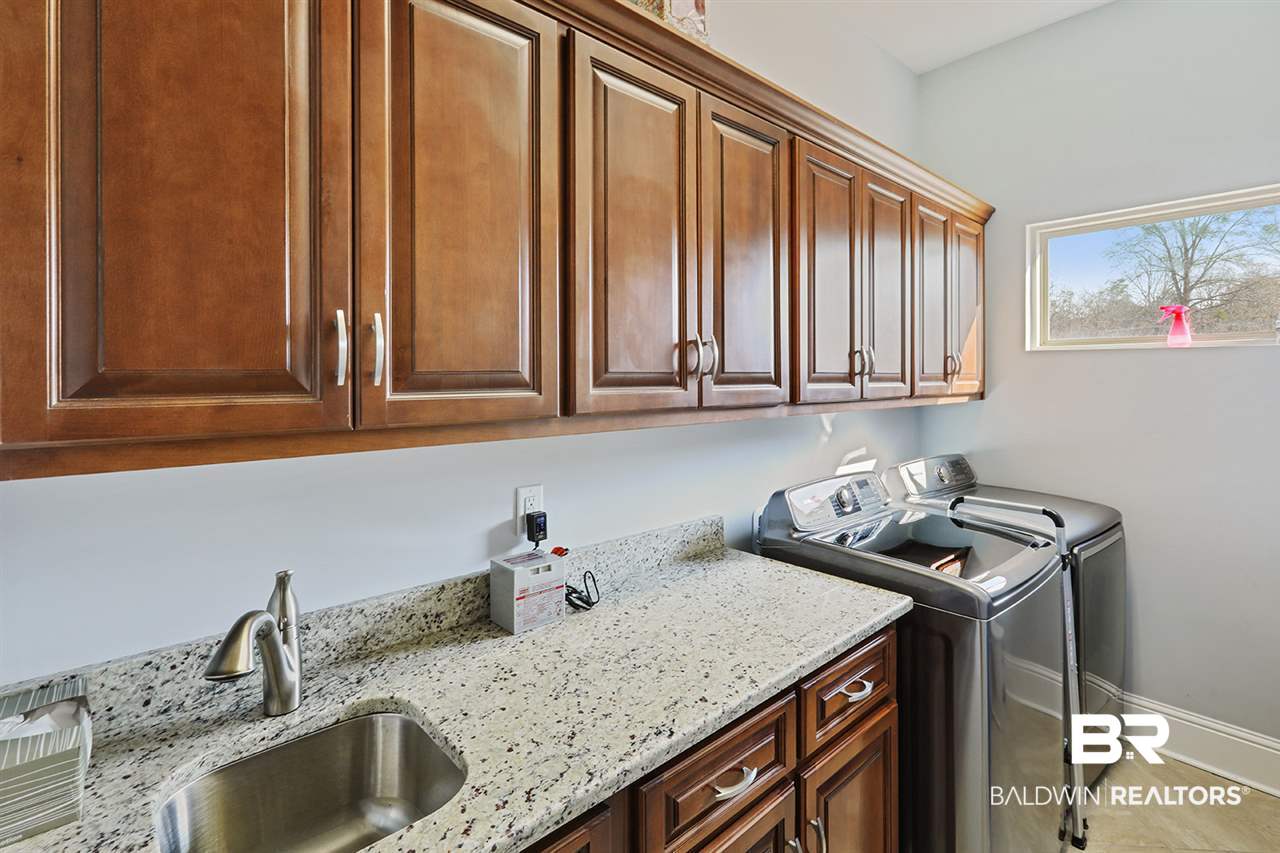 9456 Thoroughbred Run Fairhope, AL 36532 - Photo 23 of 25 Laundry Room