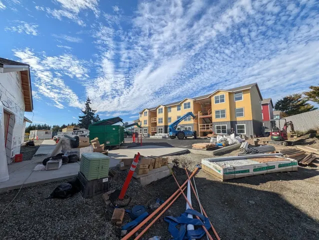 $1,152 | 900 North Oak Harbor Street, Oak Harbor, WA 98277